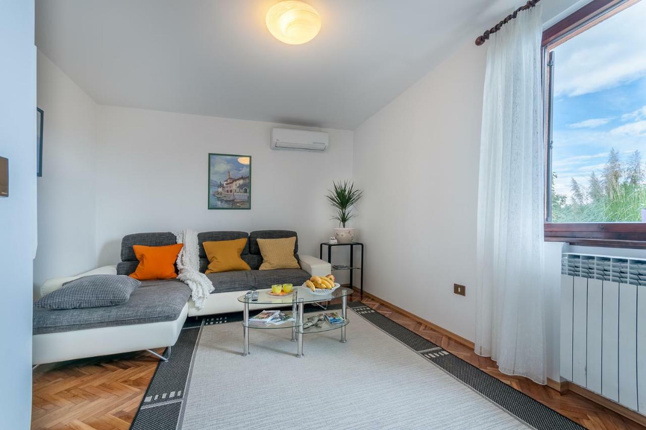 Apartman Gloria Opatija Bagian luar foto